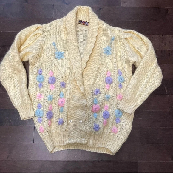 Vintage Yellow Sweater Cardigan Women’s Size 40 Approx Ladies Large - Picture 1 of 8